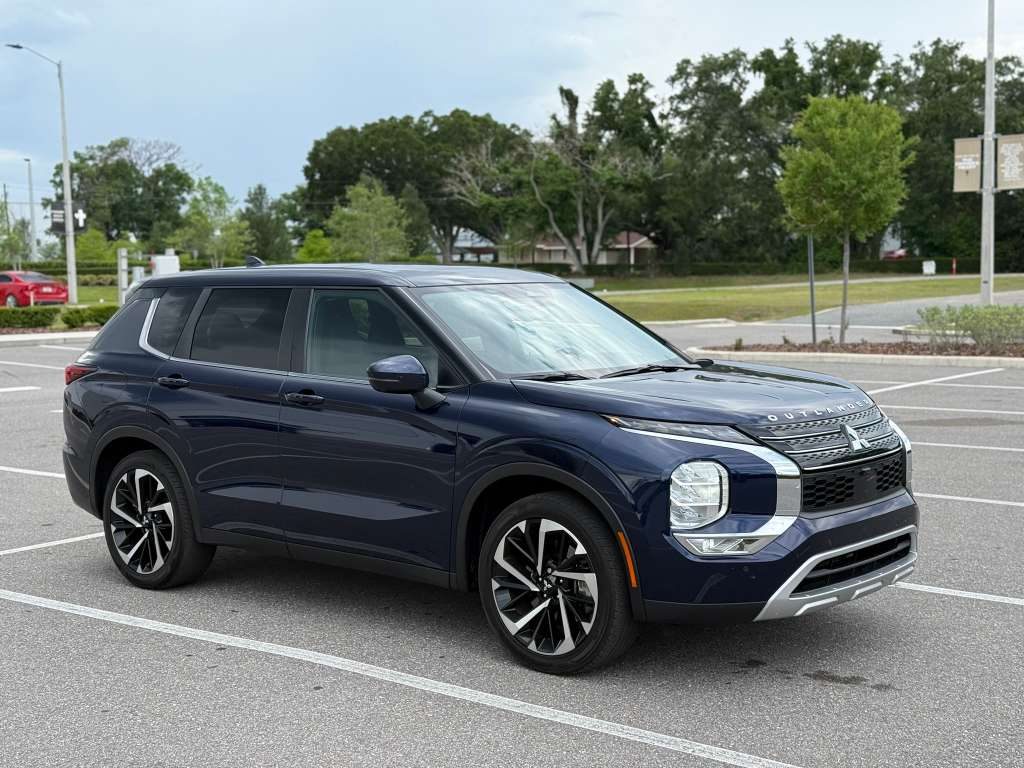 2024 Mitsubishi Outlander