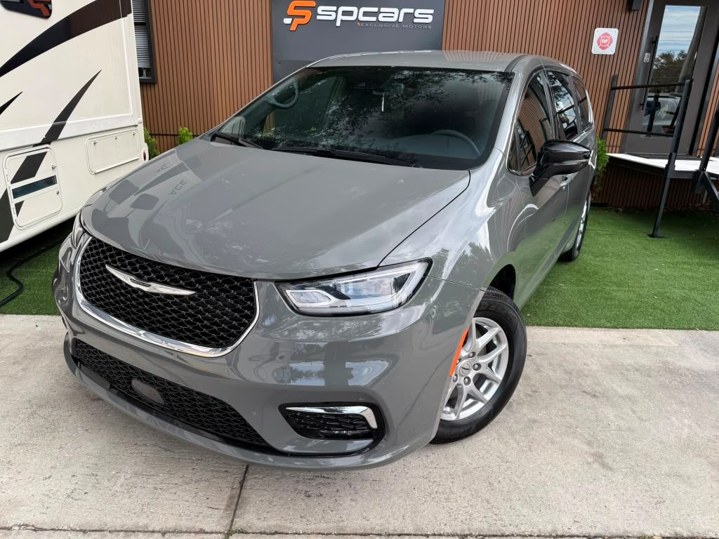 2025 Chrysler Pacifica SELECT