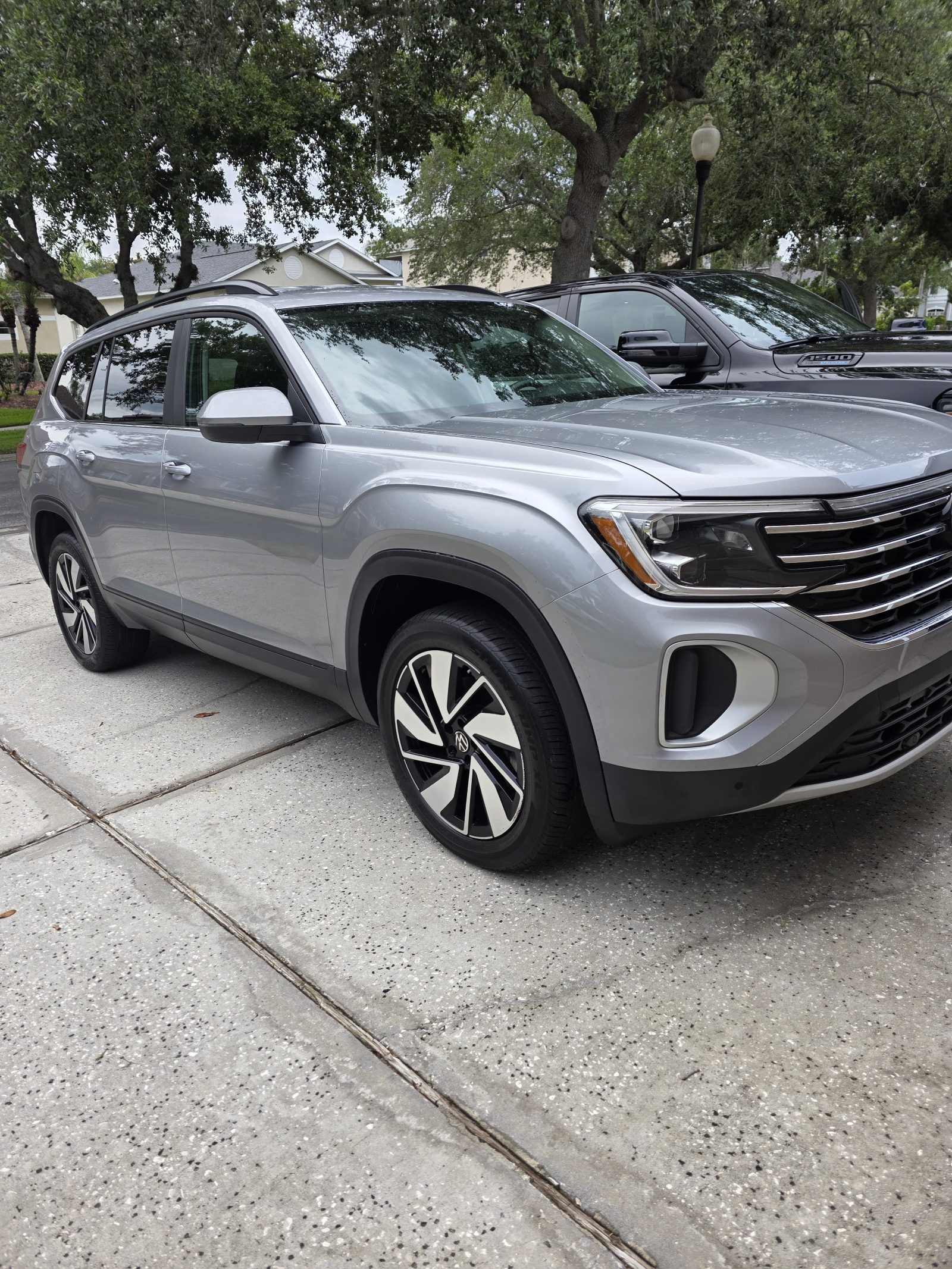 2025 Volkswagen Atlas SE