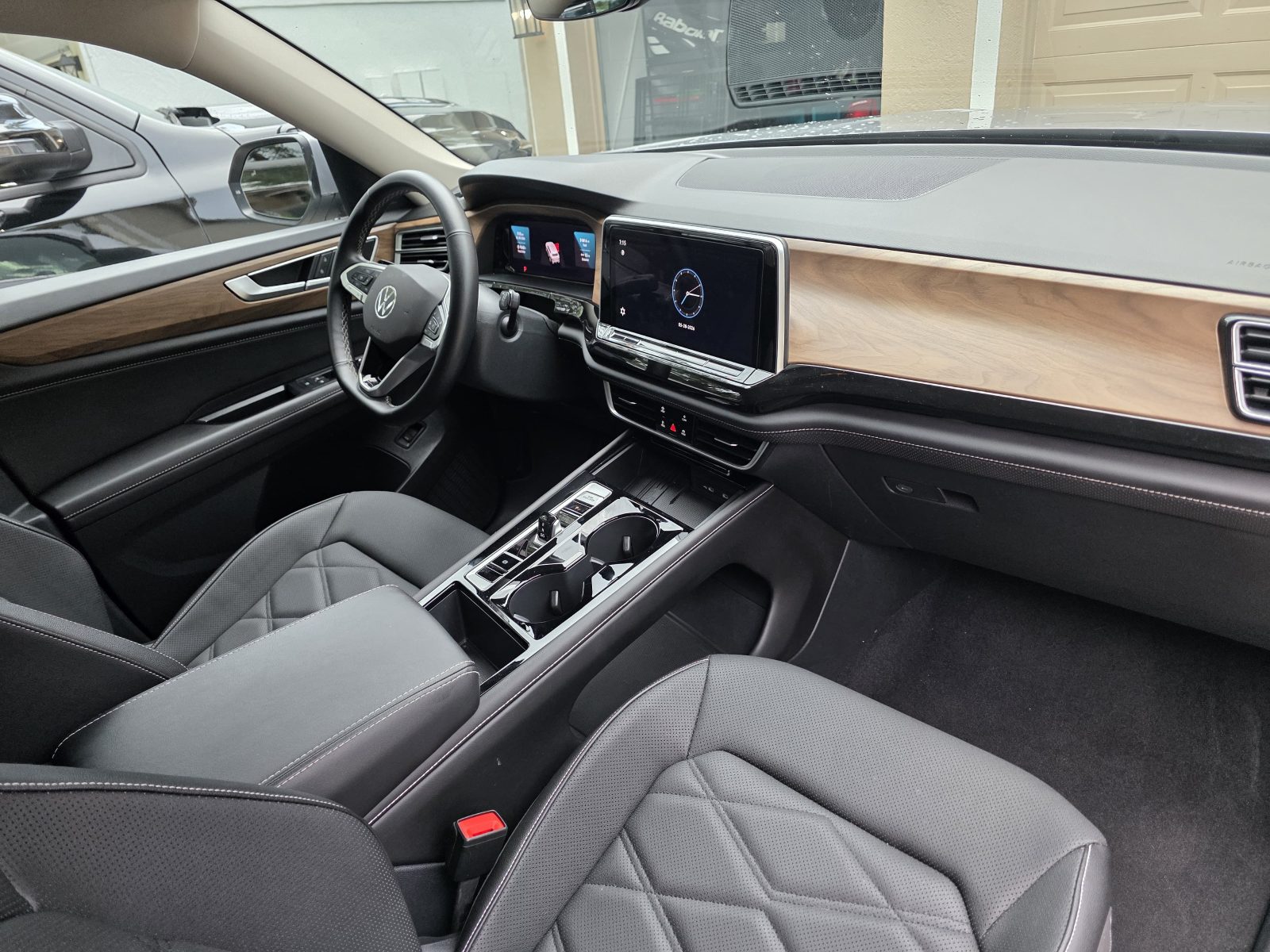 2025 Volkswagen Atlas SE