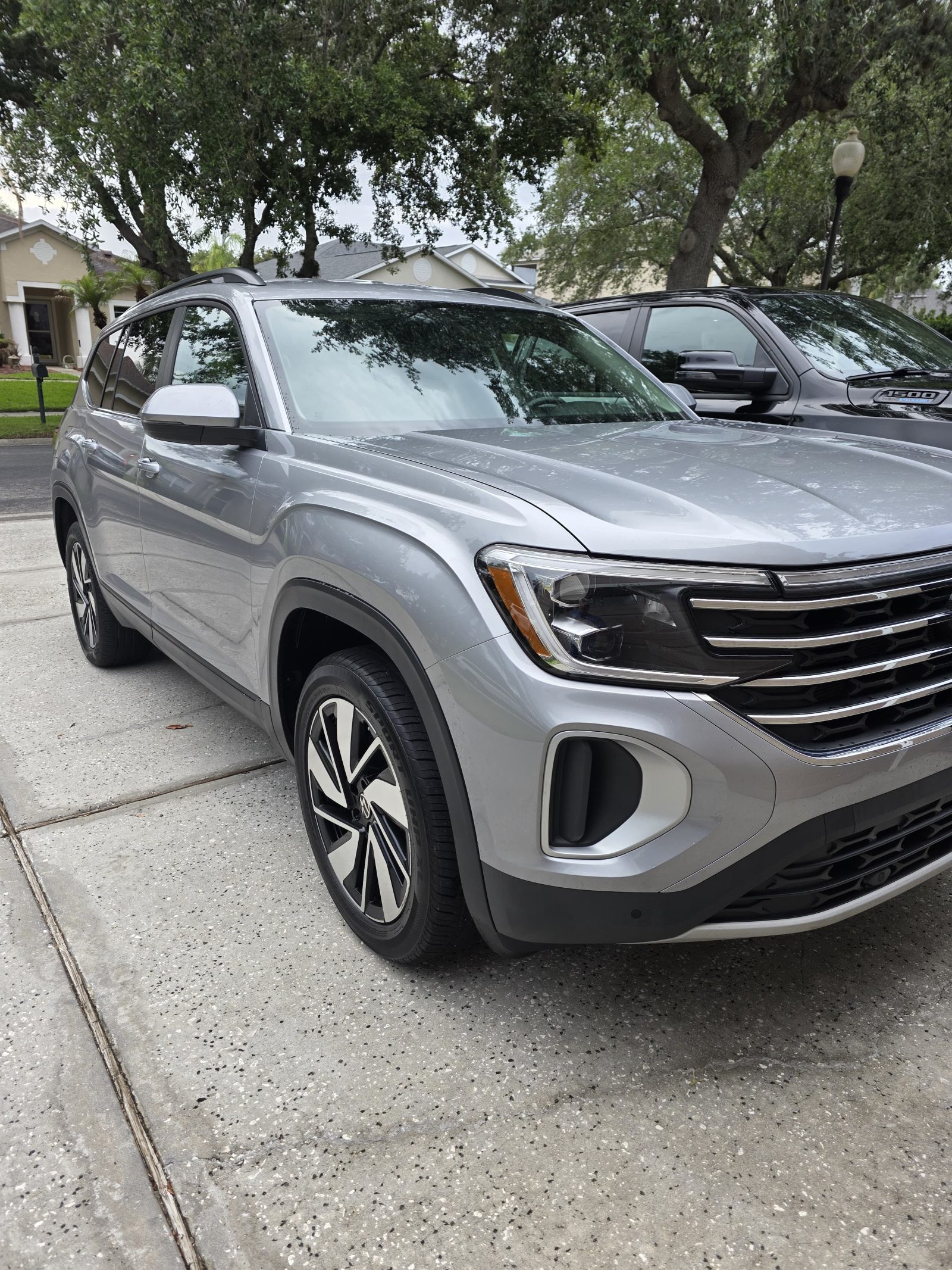 2025 Volkswagen Atlas SE