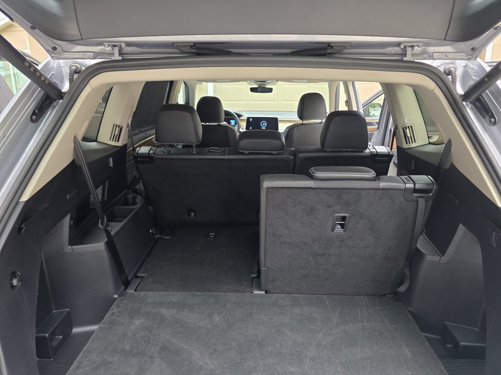 2025 Volkswagen Atlas SE