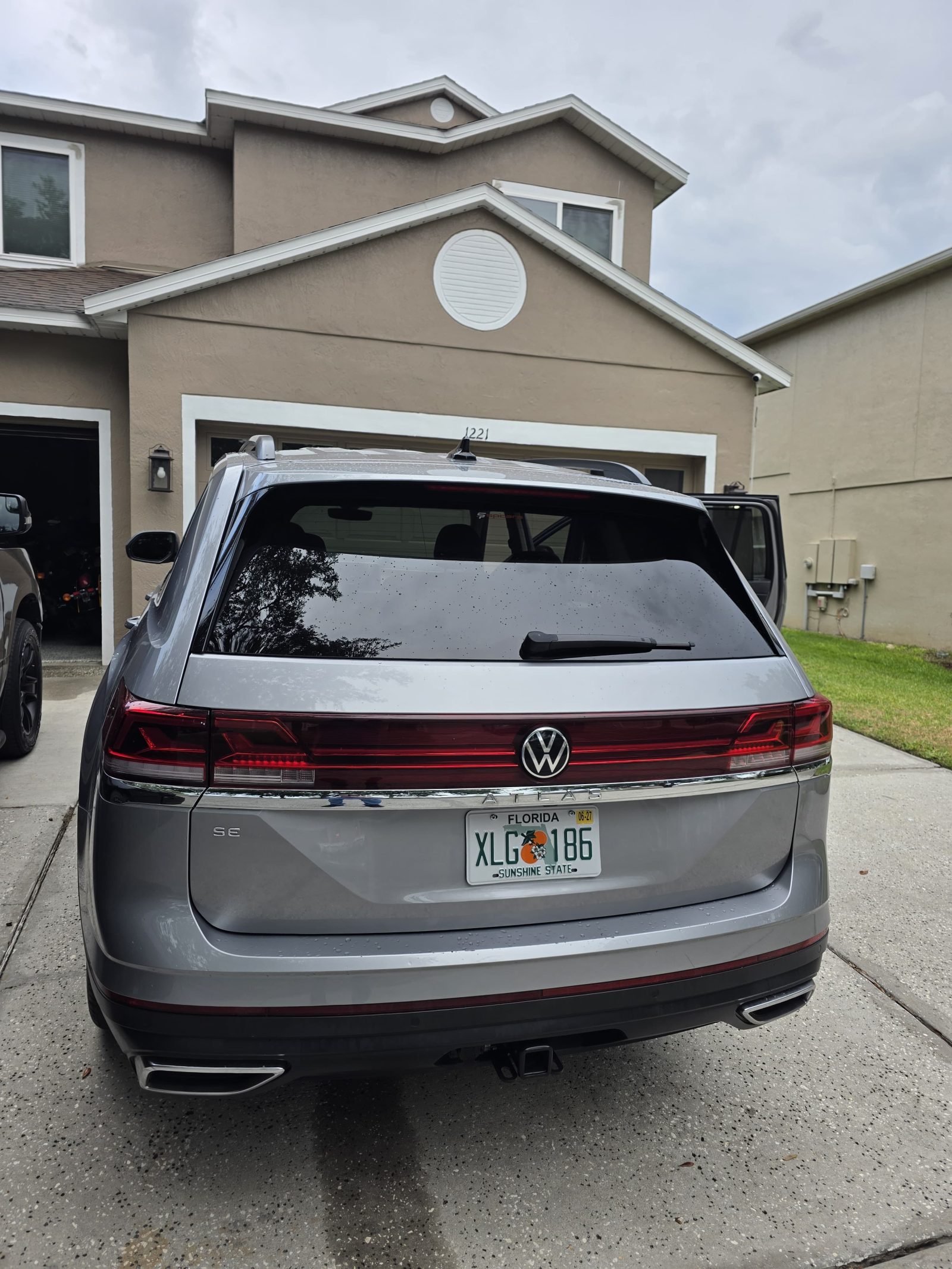 2025 Volkswagen Atlas SE