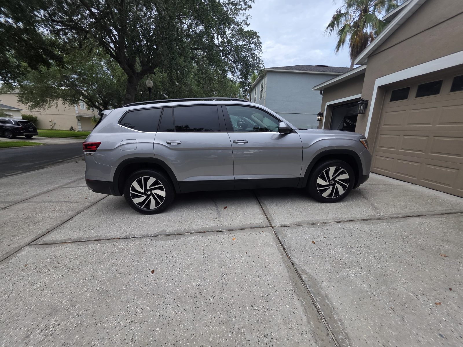 2025 Volkswagen Atlas SE