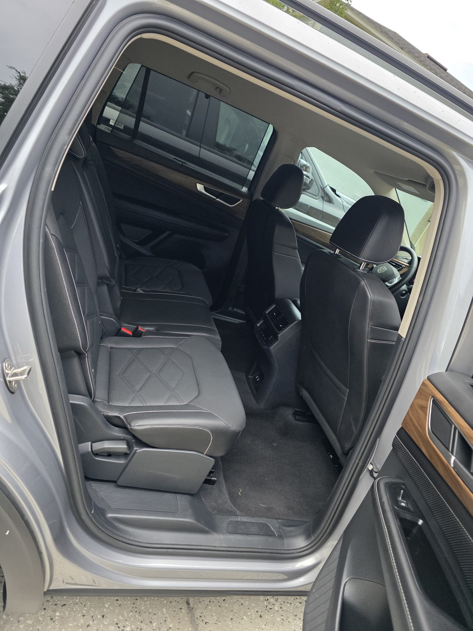 2025 Volkswagen Atlas SE