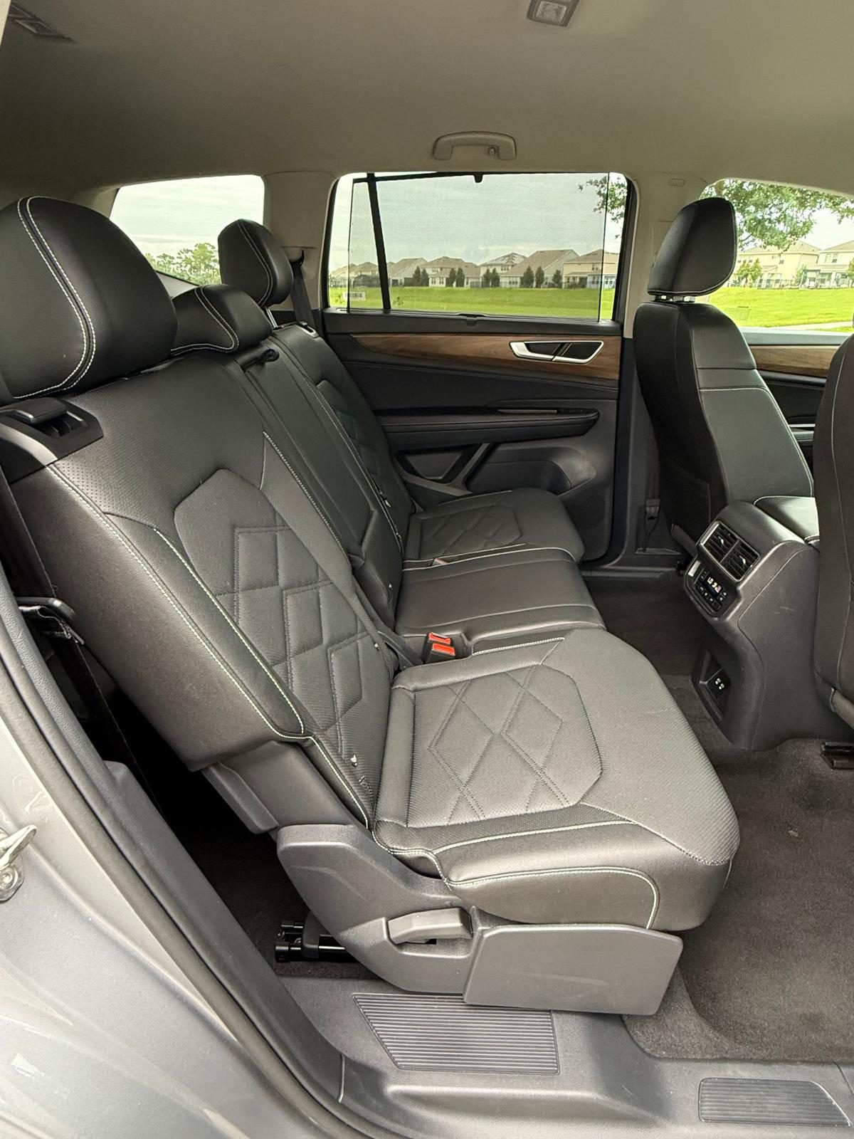 2025 Volkswagen Atlas SE