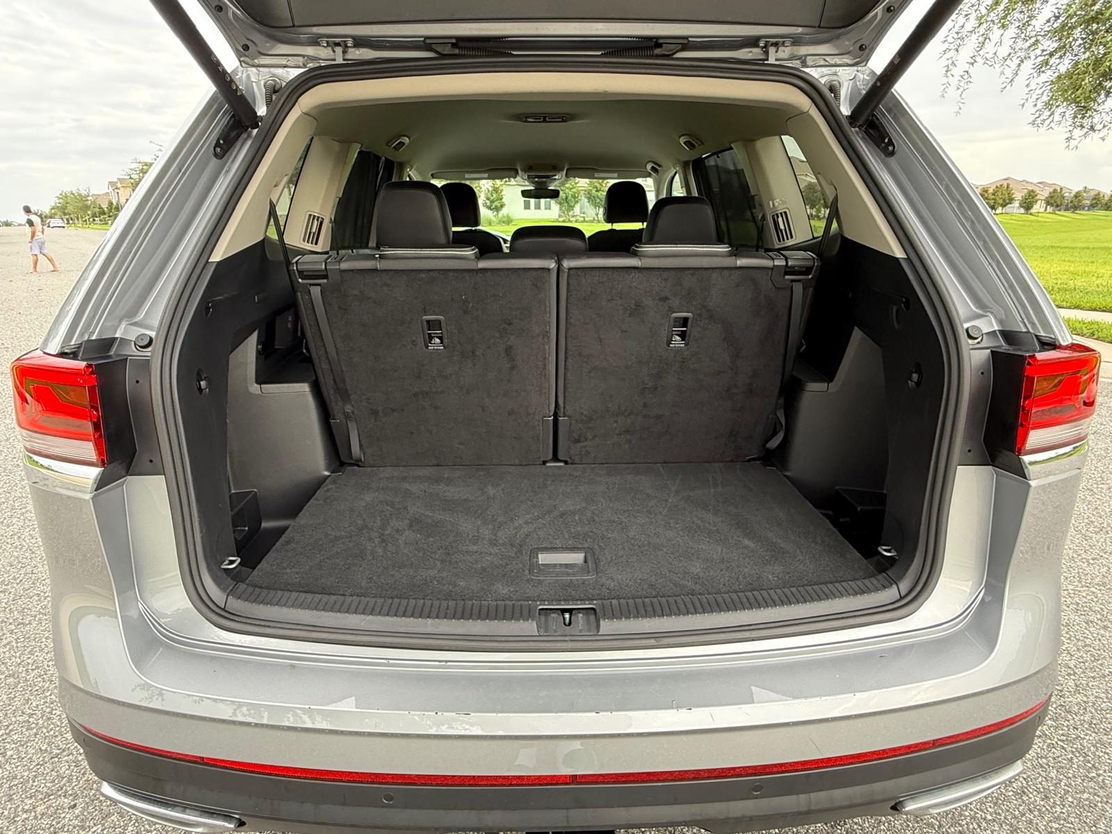 2025 Volkswagen Atlas SE