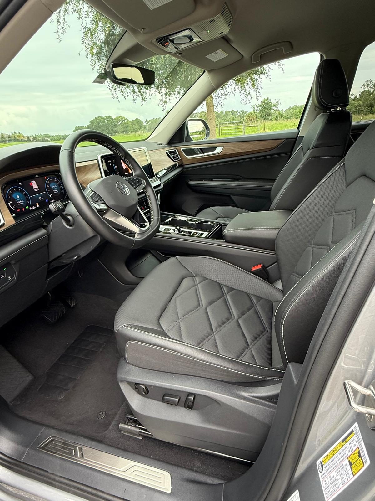 2025 Volkswagen Atlas SE